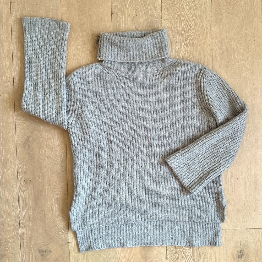 Cozy Nordstrom women's gray turtleneck sweater sz M oversized fit slouch neck